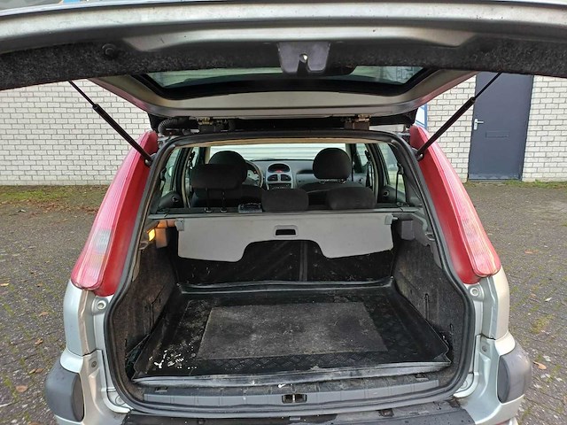 Peugeot 206 1.4 air line 2, 6-tfz-88 - afbeelding 15 van  16