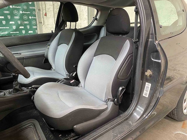 Peugeot 206 1.4 hdi pop' art 68pk 2004 -orig. nl-, 08-pp-vs - afbeelding 19 van  33