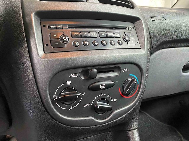 Peugeot 206 1.4 hdi pop' art 68pk 2004 -orig. nl-, 08-pp-vs - afbeelding 24 van  33