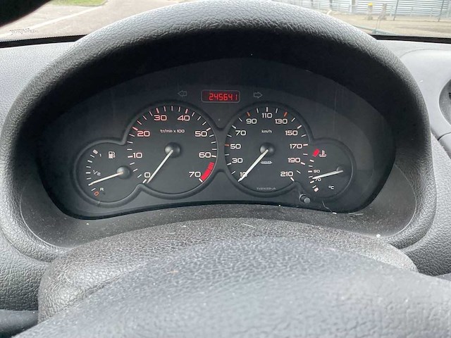 Peugeot 206 1.4 xr 2001 | 98-gt-rx - afbeelding 4 van  6