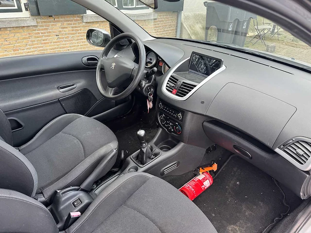 Peugeot 206 + 1.4 xs, 32-ptn-2 - afbeelding 11 van  15