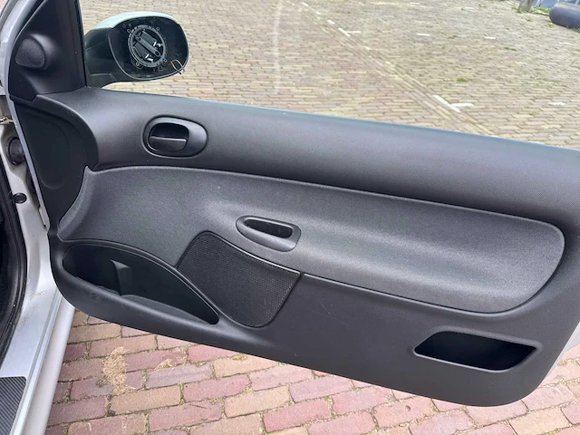 Peugeot 206 + 1.4 xs, 32-ptn-2 - afbeelding 12 van  15