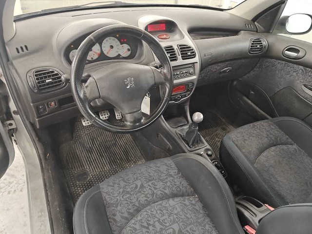 Peugeot 206 1.6-16v quiksilver 2003 | 14-nd-bj - afbeelding 15 van  21
