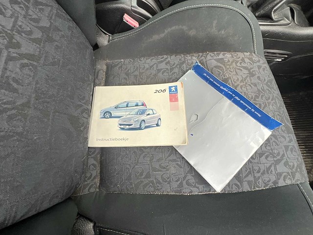 Peugeot 206 1.6-16v quiksilver 2003 | 14-nd-bj - afbeelding 19 van  26