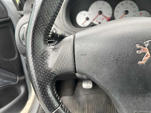 Peugeot 206 1.6-16v quiksilver 2003 | 14-nd-bj - afbeelding 10 van  26