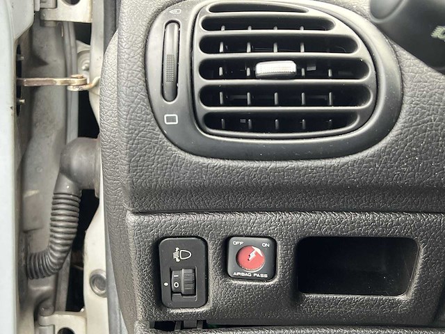 Peugeot 206 1.6-16v quiksilver 2003 | 14-nd-bj - afbeelding 17 van  26