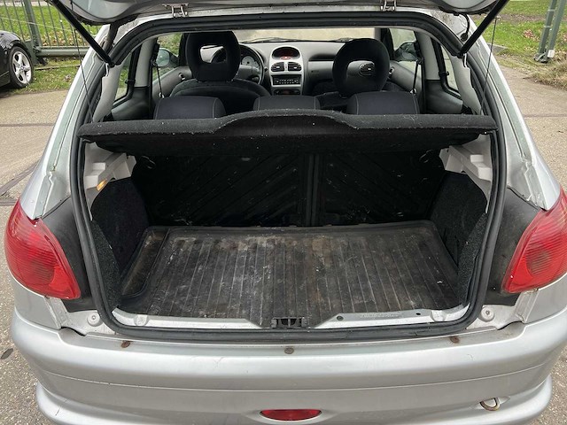 Peugeot 206 1.6-16v quiksilver 2003 | 14-nd-bj - afbeelding 7 van  26