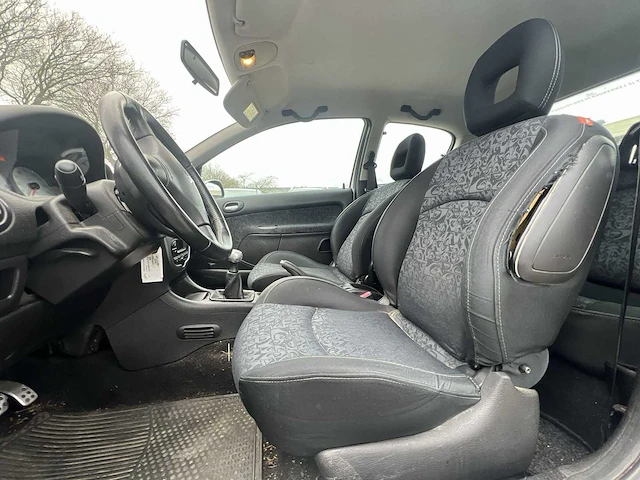 Peugeot 206 1.6-16v quiksilver 2003 | 14-nd-bj - afbeelding 14 van  26