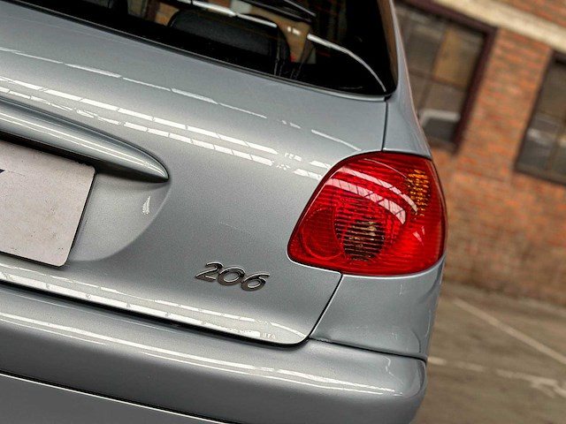 Peugeot 206 2.0-16v gti 134pk 2004, 33-ns-vn - afbeelding 4 van  45