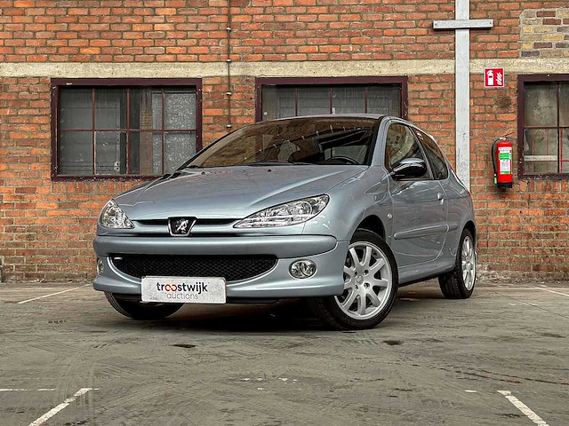 Peugeot 206 2.0-16v gti 134pk 2004, 33-ns-vn - afbeelding 1 van  45