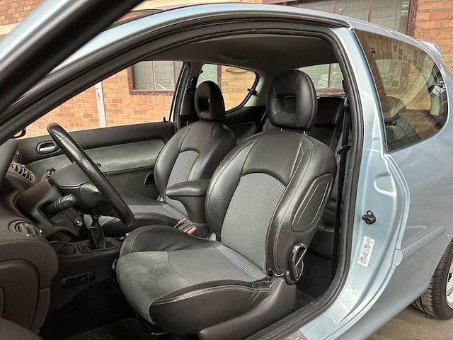 Peugeot 206 2.0-16v gti 134pk 2004, 33-ns-vn - afbeelding 29 van  45