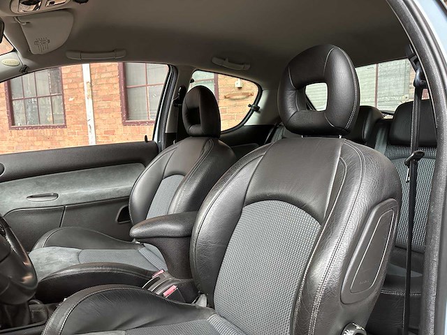 Peugeot 206 2.0-16v gti 134pk 2004, 33-ns-vn - afbeelding 30 van  45