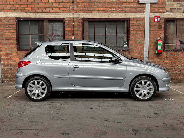 Peugeot 206 2.0-16v gti 134pk 2004, 33-ns-vn - afbeelding 2 van  48