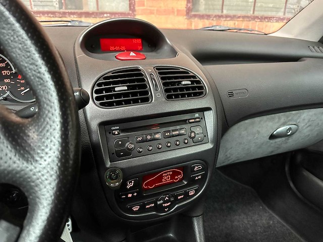 Peugeot 206 2.0-16v gti 134pk 2004, 33-ns-vn - afbeelding 18 van  48