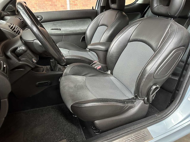 Peugeot 206 2.0-16v gti 134pk 2004, 33-ns-vn - afbeelding 31 van  48