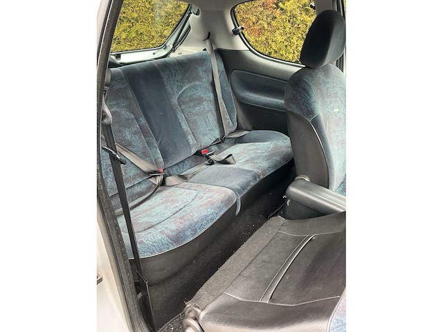 Peugeot 206 “automaat” 85-fd-gz - afbeelding 10 van  10