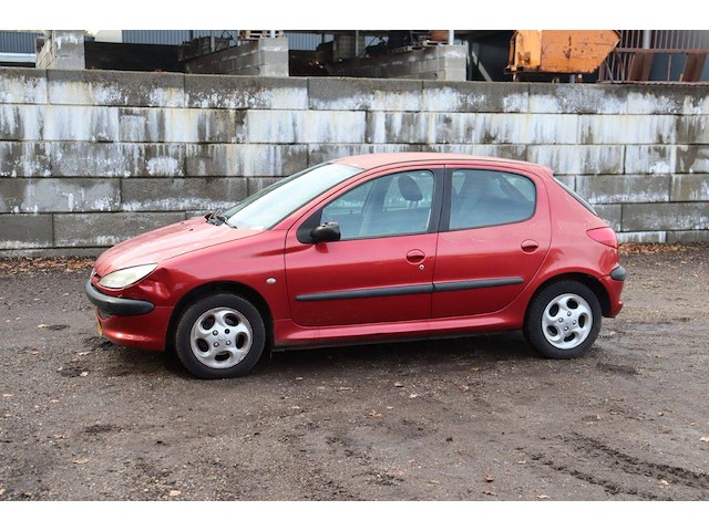 Peugeot 206 benzine 75pk 2003 (marge) - afbeelding 1 van  1