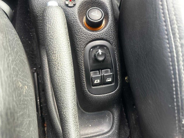 Peugeot 206 cc 2.0 16v , 41-ht-vg - afbeelding 4 van  15