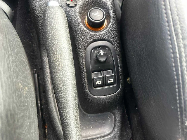 Peugeot 206 cc 2.0 16v , 41-ht-vg - afbeelding 4 van  15