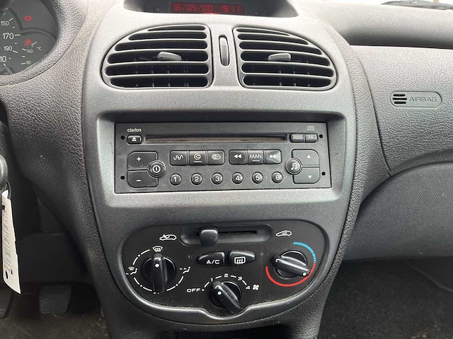 Peugeot 206 sw 1.4 xs 2003 | 24-ll-jn - afbeelding 7 van  16
