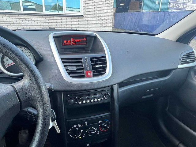 Peugeot 207 - 1.4 vti cool 'n blue, 12-zh-jd - afbeelding 3 van  11
