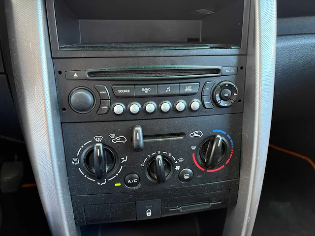 Peugeot 207 1.4-16v xs , 88-td-tg - afbeelding 4 van  14