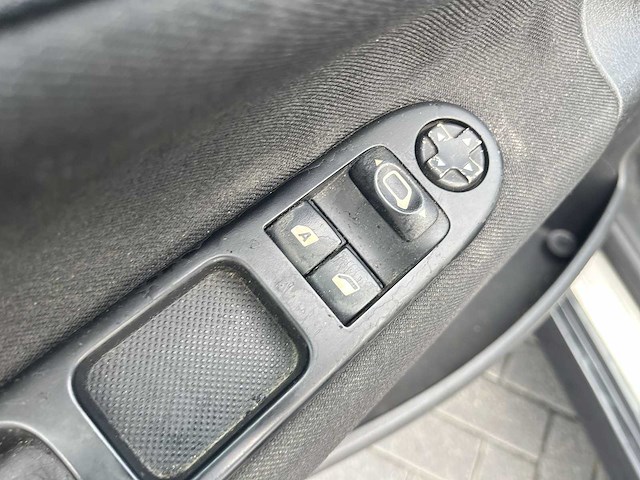 Peugeot 207 1.4 vti cool 'n blue 2008 | 87-zh-hv - afbeelding 17 van  20