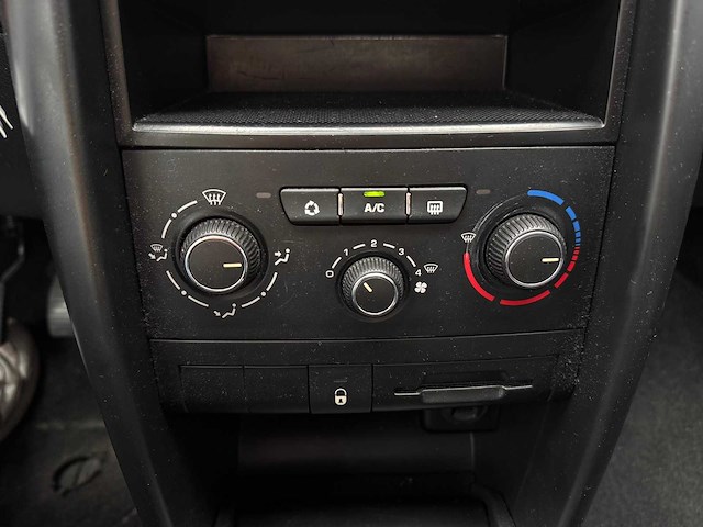 Peugeot 207 1.4 vti millesim 200 2011 | 28-rlf-9 i - afbeelding 6 van  19