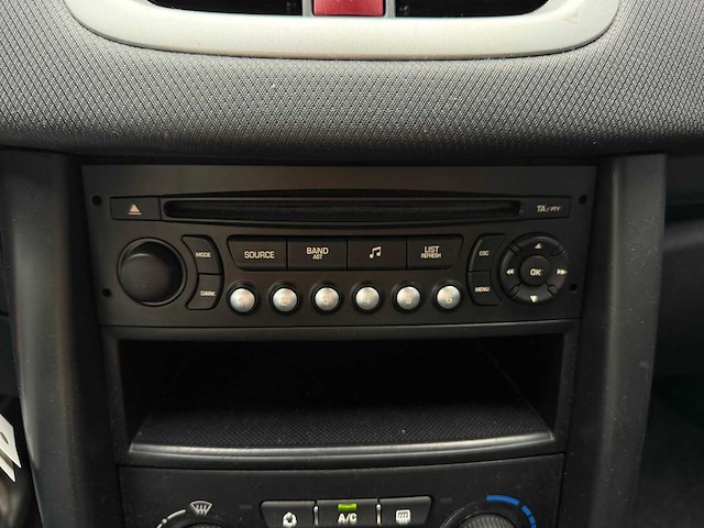 Peugeot 207 1.4 vti millesim 200 2011 | 28-rlf-9 i - afbeelding 7 van  19
