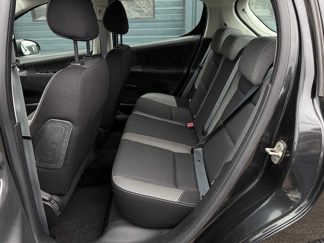 Peugeot 207 1.4 vti millesim 200 2011 | 28-rlf-9 i - afbeelding 10 van  19