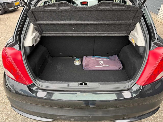 Peugeot 207 1.4 vti millesim 200 2011 | 28-rlf-9 i - afbeelding 17 van  19