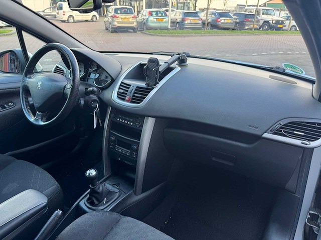 Peugeot 207 1.4 vti xs pack 95-jbl-4 - afbeelding 17 van  19