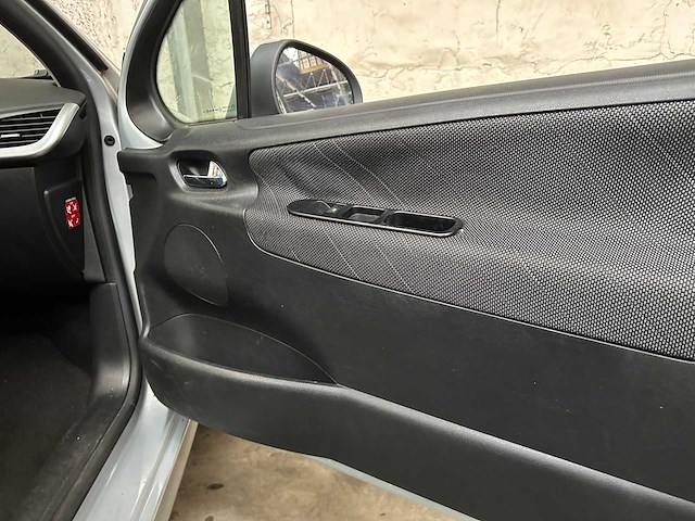 Peugeot 207 1.4 vti xs pack 95pk 2007, 43-srf-3 - afbeelding 21 van  37