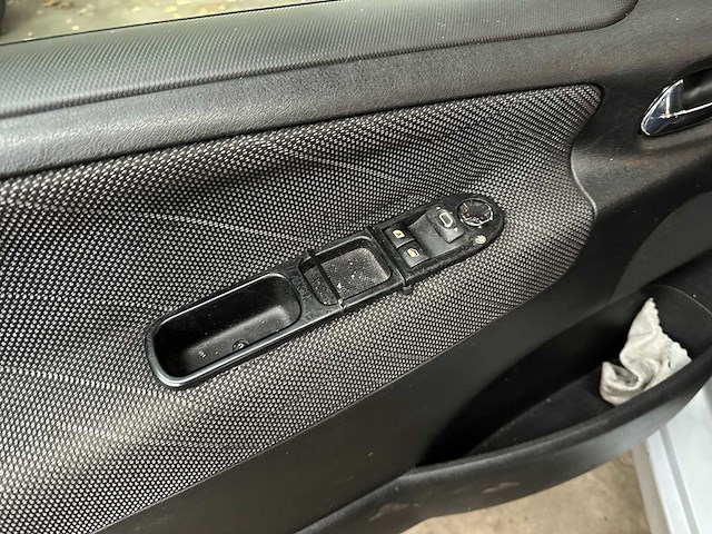 Peugeot 207 1.4 vti xs pack 95pk 2007, 43-srf-3 - afbeelding 16 van  37