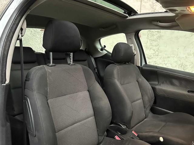 Peugeot 207 1.4 vti xs pack 95pk 2007, 43-srf-3 - afbeelding 36 van  37