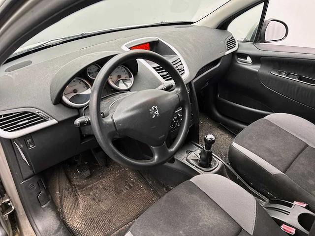 Peugeot 207 1.4 xr 2007 | th-126-z - afbeelding 21 van  40