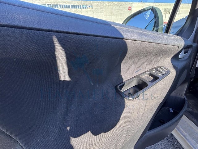 Peugeot 207 1.6 hdi x line 98g fap, 2012 - afbeelding 2 van  39