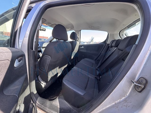 Peugeot 207 1.6 hdi x line 98g fap, 2012 - afbeelding 18 van  39