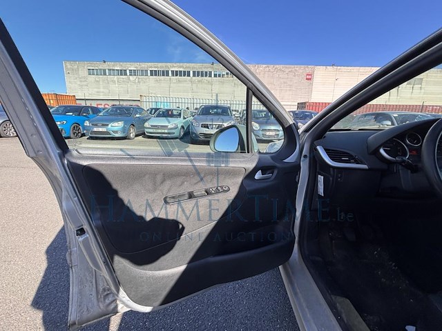 Peugeot 207 1.6 hdi x line 98g fap, 2012 - afbeelding 39 van  39