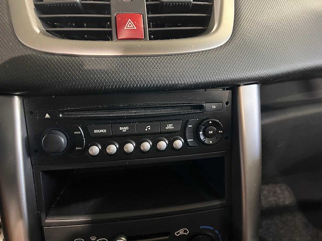 Peugeot 207 cc 1.6 vti , l-755-gt - afbeelding 9 van  19