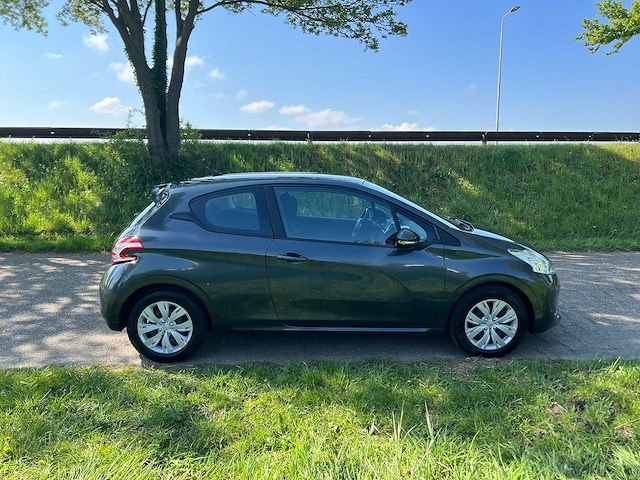 Peugeot 208 - 1.2 vti envy , 9-klr-28 - afbeelding 19 van  20