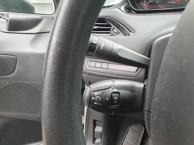 Peugeot 208 1.0 vti access, 6-szg-78 - afbeelding 1 van  12