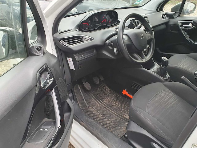 Peugeot 208 1.0 vti access, 6-szg-78 - afbeelding 6 van  9