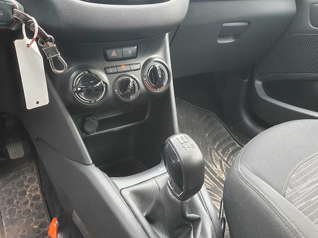 Peugeot 208 1.0 vti access, 6-szg-78 - afbeelding 7 van  9
