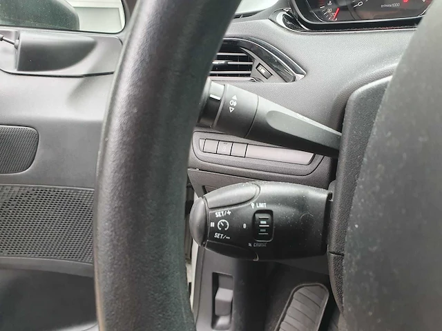 Peugeot 208 1.0 vti access, 6-szg-78 - afbeelding 3 van  12