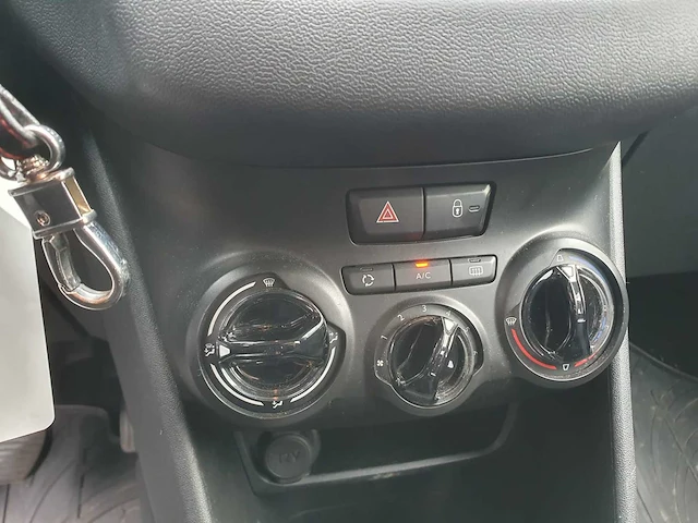 Peugeot 208 1.0 vti access, 6-szg-78 - afbeelding 11 van  12