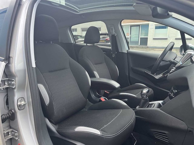 Peugeot 208 1.2 pt style pack plus 2015 | gb-470-p - afbeelding 15 van  25