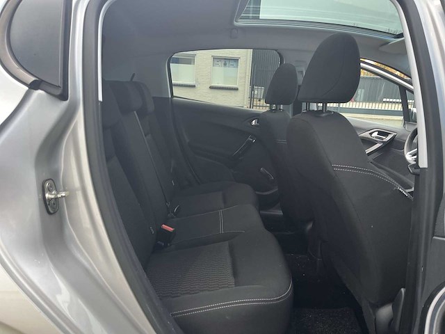 Peugeot 208 1.2 pt style pack plus 2015 | gb-470-p - afbeelding 14 van  25