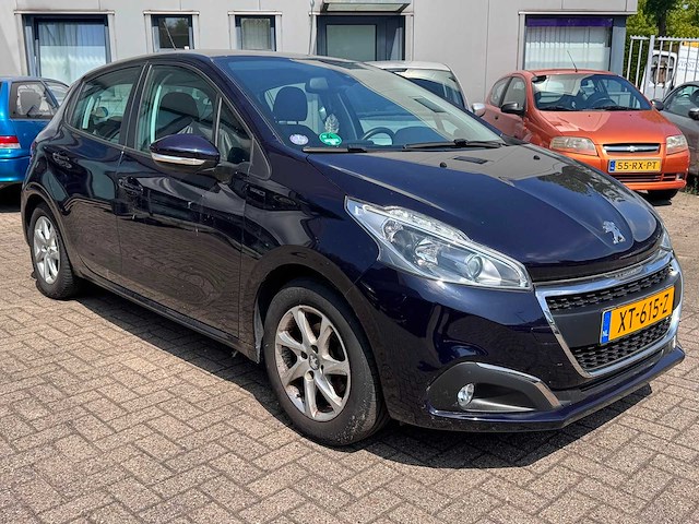 Peugeot 208 1.2 puret. signature * xt-615-z - afbeelding 9 van  16