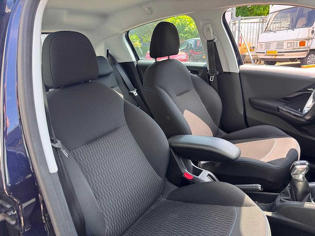 Peugeot 208 1.2 puret. signature * xt-615-z - afbeelding 12 van  16
